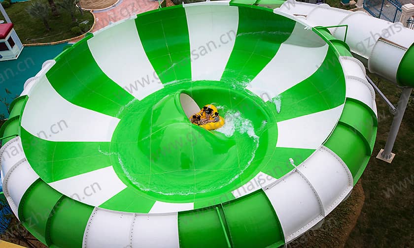 浙江宁波大目湾阿拉的海水上乐园巨兽碗