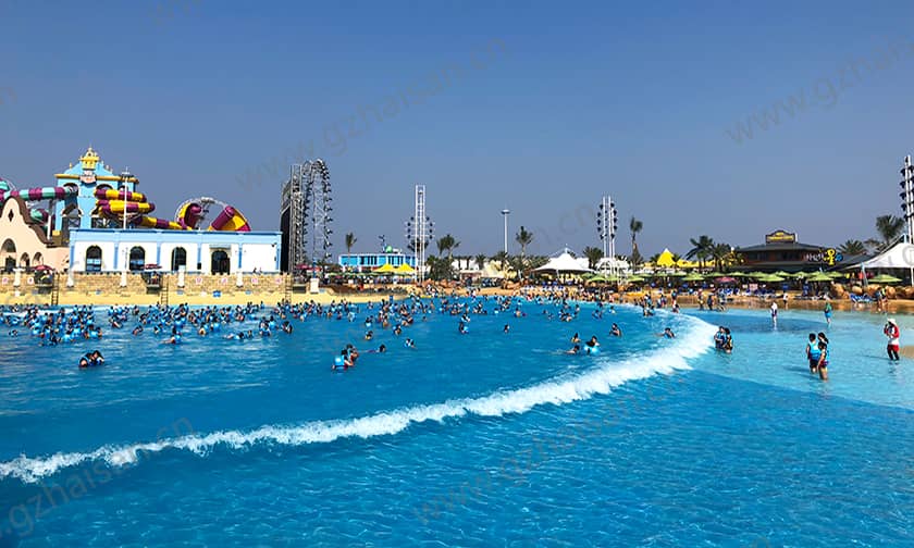 浙江宁波大目湾阿拉的海水上乐园海浪池